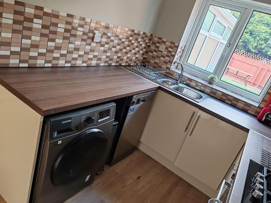 Modern Living In Hull Kingston upon Hull Exterior foto